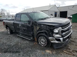 2022 Ford F-250 XL with VIN 1FT7X2B69NEF95657, listed as a Copart auction lot 50950495 with 44,978 mi miles and Salvage Title. Bid and sale history available at DreamBid. Image 4.
