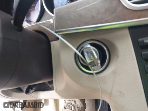 2014 Mercedes-Benz E-Class E 350 Sport with VIN WDDHF5KB1EA796617, listed as a IAAI auction lot 41869606 with 105,298 mi miles. Bid and sale history available at carsss.com. Image 11.