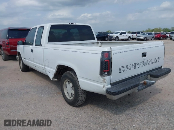 1998 Chevrolet Silverado 1500 with VIN 1GCEC19M7WE151745, listed as a IAAI auction lot 42161857 with 203,640 mi miles and . Bid and sale history available at DreamBid. Image 3.