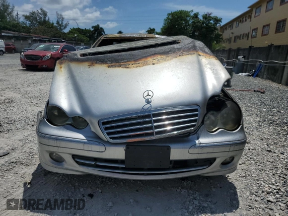 2005 Mercedes-Benz C 240 с VIN WDBRF61J75F592502, выставлен на аукционе Copart как лот 58052075 с пробегом Не указан миль и На запчасти • Non repairable. История ставок и продаж доступна на DreamBid. Изображение 5.