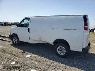 2019 GMC Savana Cargo Van with VIN 1GTW7AFG1K1246472, listed as a Copart auction lot 47945425 with 67,493 mi miles and Salvage Title. Bid and sale history available at carsss.com. Image 2.