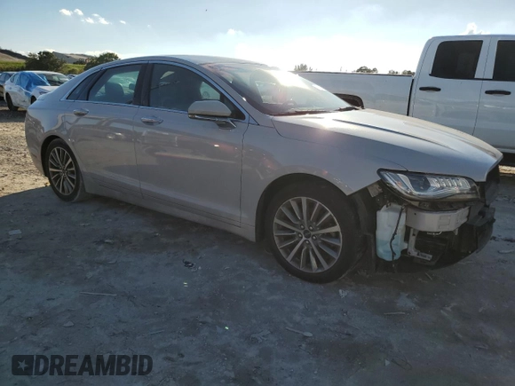 2020 Lincoln MKZ Standard with VIN 3LN6L5A95LR612884, listed as a Copart auction lot 46570565 with 34,033 mi miles and Salvage Title. Bid and sale history available at DreamBid. Image 4.