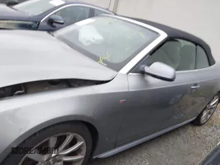 2015 Audi A5 Premium Plus z VIN WAUMFAFH6FN006946, wystawiony jako IAAI lot #42188356 z przebiegiem 147 402 mil mil oraz . Historia ofert i sprzedaży dostępna na DreamBid. Obrazek 15.