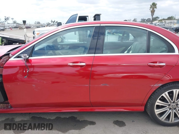 2021 Mercedes-Benz E 350 with VIN W1KZF8DB1MA977976, listed as a IAAI auction lot 42130835 with 30,584 mi miles and . Bid and sale history available at DreamBid. Image 15.