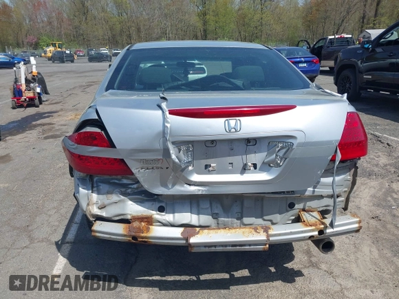 2007 Honda Accord LX z VIN 1HGCM56407A123313, wystawiony jako IAAI lot #42143853 z przebiegiem 193 976 mil mil oraz . Historia ofert i sprzedaży dostępna na DreamBid. Obrazek 16.