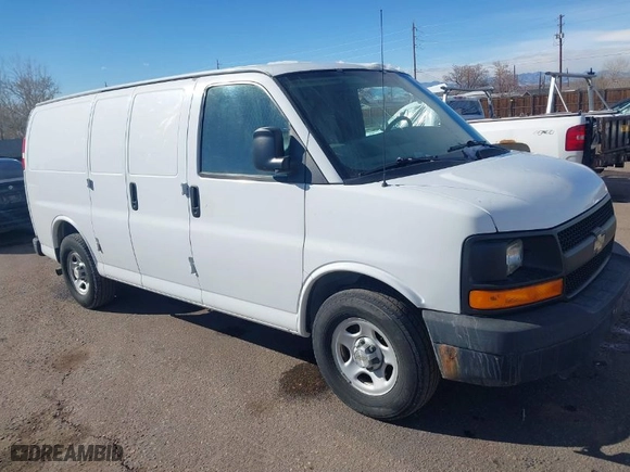 2008 Chevrolet Express Cargo Van with VIN 1GCFG15X781193027, listed as a IAAI auction lot 41403123 with 32,841 mi miles. Bid and sale history available at carsss.com. Image 1.