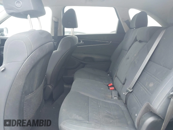 2019 Kia Sorento LX with VIN 5XYPGDA32KG501382, listed as a IAAI auction lot 41755264 with 1 mi miles. Bid and sale history available at carsss.com. Image 8.