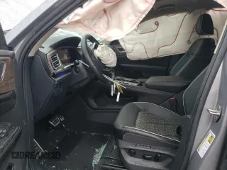 2024 Volkswagen Atlas SEL Premium R-Line with VIN 1V2FR2CA9RC555829, listed as a Copart auction lot 58841885 with 6,535 mi miles and Salvage title. Bid and sale history available at DreamBid. Image 7.
