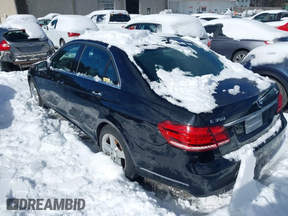 2014 Mercedes-Benz E-Class E 350 Luxury with VIN WDDHF8JB7EB069253, listed as a IAAI auction lot 41571265 with 174,699 mi miles. Bid and sale history available at carsss.com. Image 3.