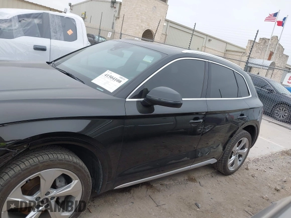 2021 Audi Q5 Premium Plus with VIN WA1BAAFY5M2065794, listed as a IAAI auction lot 41504108 with 47,085 mi miles. Bid and sale history available at carsss.com. Image 14.