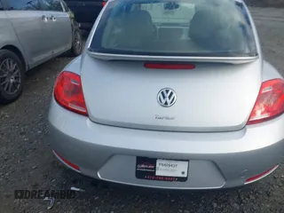 2016 Volkswagen Beetle SE с VIN 3VWJ17AT3GM606917, выставлен на аукционе IAAI как лот 41728053 с пробегом Не указан миль и . История ставок и продаж доступна на DreamBid. Изображение 16.