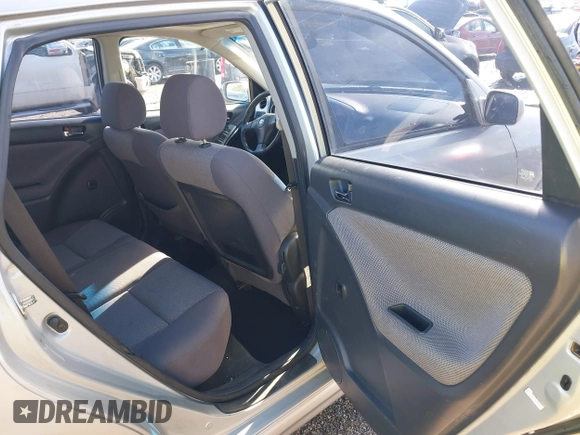 2003 Toyota Matrix Std with VIN 2T1KR32E53C051738, listed as a IAAI auction lot 41637914 with 195,006 mi miles. Bid and sale history available at carsss.com. Image 8.