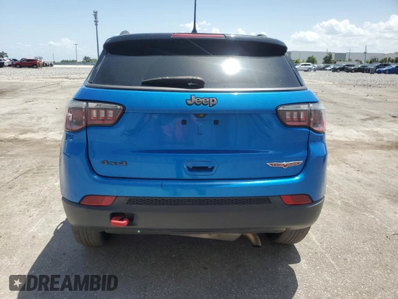2018 Jeep Compass Trailhawk z VIN 3C4NJDDB2JT198882, wystawiony jako Copart lot #63334315 z przebiegiem Nie podano mil oraz Nie do naprawy • Non repairable. Historia ofert i sprzedaży dostępna na DreamBid. Obrazek 6.