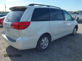 2004 Toyota Sienna XLE with VIN 5TDZA22C04S123985, listed as a IAAI auction lot 42173778 with 400,646 mi miles and . Bid and sale history available at carsss.com. Image 4.