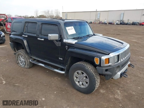 2008 Hummer H3 SUV with VIN 5GTEN13E288105892, listed as a IAAI auction lot 41812651 with 217,426 mi miles. Bid and sale history available at carsss.com. Image 1.