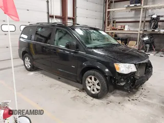 2008 Chrysler Town & Country Touring z VIN 2A8HR54P68R757380, wystawiony jako IAAI lot #41995218 z przebiegiem 178 234 mil mil oraz . Historia ofert i sprzedaży dostępna na DreamBid. Obrazek 1.