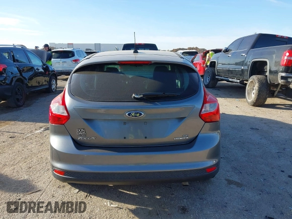 2013 Ford Focus SE with VIN 1FADP3K29DL220311, listed as a IAAI auction lot 41790487 with 136,257 mi miles. Bid and sale history available at carsss.com. Image 16.