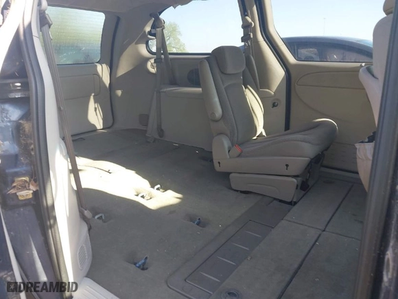 2005 Chrysler Town & Country LX with VIN 2C4GP44R75R483350, listed as a IAAI auction lot 42048867 with 232,293 mi miles. Bid and sale history available at carsss.com. Image 8.