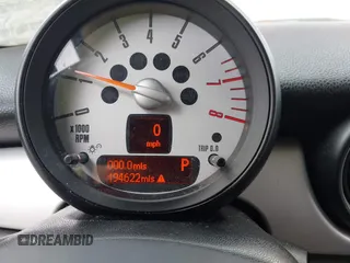 2013 MINI Clubman z VIN WMWZF3C50DT490262, wystawiony jako IAAI lot #41674033 z przebiegiem 194 622 mil mil oraz . Historia ofert i sprzedaży dostępna na DreamBid. Obrazek 12.