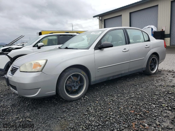 2007 Chevrolet Malibu LS w/1LS with VIN 1G1ZS58F27F106120, listed as a Copart auction lot 49740805 with 175,793 mi miles and Salvage Title. Bid and sale history available at carsss.com. Image 1.