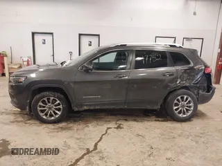 2020 Jeep Cherokee Altitude с VIN 1C4PJMLX9LD527561, выставлен на аукционе IAAI как лот 41417752 с пробегом 93 992 миль миль и . История ставок и продаж доступна на DreamBid. Изображение 14.