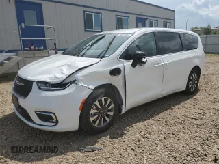2024 Chrysler Pacifica Hybrid Select z VIN 2C4RC1S73RR118223, wystawiony jako Copart lot #61350265 z przebiegiem 33 490 mil mil oraz Czysty tytuł • Clean title. Historia ofert i sprzedaży dostępna na DreamBid. Obrazek 1.