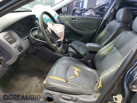 1998 Honda Accord EX z VIN 1HGCG5555WA095959, wystawiony jako Copart lot #86328854 z przebiegiem 252 058 mil mil oraz Szkoda całkowita • Salvage title. Historia ofert i sprzedaży dostępna na DreamBid. Obrazek 7.