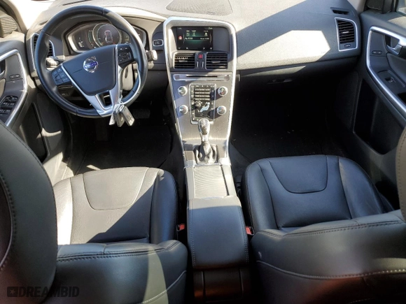 2016 Volvo XC60 T5 Platinum with VIN YV4612RM2G2848286, listed as a Copart auction lot 44978165 with 135,167 mi miles and Salvage Title. Bid and sale history available at carsss.com. Image 8.