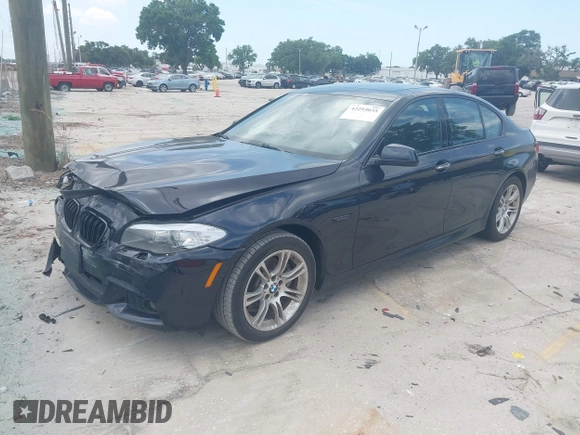 2013 BMW 5 Series 528i xDrive z VIN WBAXH5C57DD111765, wystawiony jako IAAI lot #42293035 z przebiegiem 118 786 mil mil oraz . Historia ofert i sprzedaży dostępna na DreamBid. Obrazek 2.