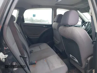 2004 Toyota Matrix Std with VIN 2T1KR32E44C207298, listed as a IAAI auction lot 40333656 with 176,428 mi miles. Bid and sale history available at carsss.com. Image 8.