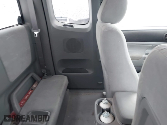2006 Toyota Tacoma with VIN 5TEUU42N36Z293472, listed as a IAAI auction lot 41320155 with 105,230 mi miles. Bid and sale history available at carsss.com. Image 8.