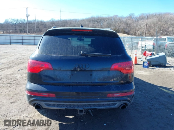 2014 Audi Q7 3.0T S line Prestige with VIN WA1DGBFE7ED010188, listed as a IAAI auction lot 41686912 with 149,233 mi miles. Bid and sale history available at carsss.com. Image 17.