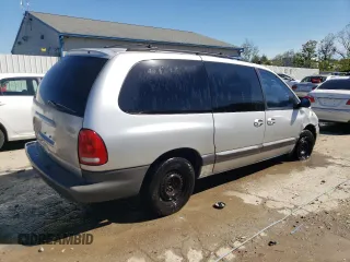 2000 Dodge Caravan SE with VIN 1B4GP44G7YB663958, listed as a Copart auction lot 74035164 with 175,752 mi miles and Non Repairable. Bid and sale history available at carsss.com. Image 3.