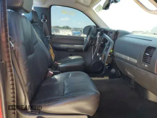 2009 Chevrolet Silverado 1500 with VIN 1GCEC24J19Z192940, listed as a Copart auction lot 49600375 with 145,002 mi miles and Salvage Title. Bid and sale history available at DreamBid. Image 10.