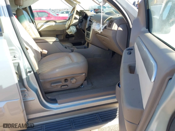 2005 Mercury Mountaineer Convenience with VIN 4M2DU66W15UJ08917, listed as a IAAI auction lot 41353920 with 80,362 mi miles. Bid and sale history available at carsss.com. Image 5.