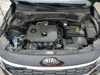 2021 Kia Seltos LX z VIN KNDEPCAAXM7046958, wystawiony jako Copart lot #56337985 z przebiegiem 97 733 mil mil oraz Szkoda całkowita • Salvage title. Historia ofert i sprzedaży dostępna na DreamBid. Obrazek 11.