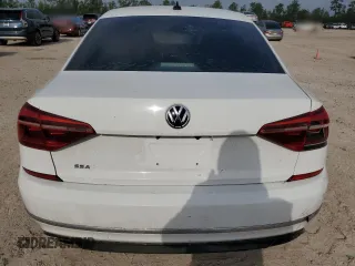 2018 Volkswagen Passat S z VIN 1VWAA7A32JC021254, wystawiony jako Copart lot #51335475 z przebiegiem 101 412 mil mil oraz Szkoda całkowita • Salvage title. Historia ofert i sprzedaży dostępna na DreamBid. Obrazek 6.