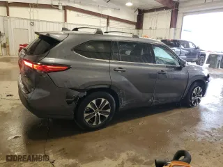 2020 Toyota Highlander XLE with VIN 5TDHZRAH2LS013609, listed as a Copart auction lot 84092874 with 53,601 mi miles and Salvage Title. Bid and sale history available at carsss.com. Image 3.