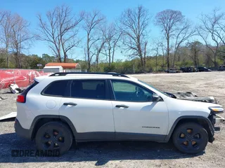 2017 Jeep Cherokee Sport с VIN 1C4PJLAB1HD240854, выставлен на аукционе IAAI как лот 41817149 с пробегом 122 222 миль миль и . История ставок и продаж доступна на DreamBid. Изображение 14.