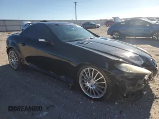 2006 Mercedes-Benz SLK-Class 5.5L AMG with VIN WDBWK73F86F086174, listed as a Copart auction lot 80097784 with 98,352 mi miles and Salvage Title. Bid and sale history available at carsss.com. Image 4.