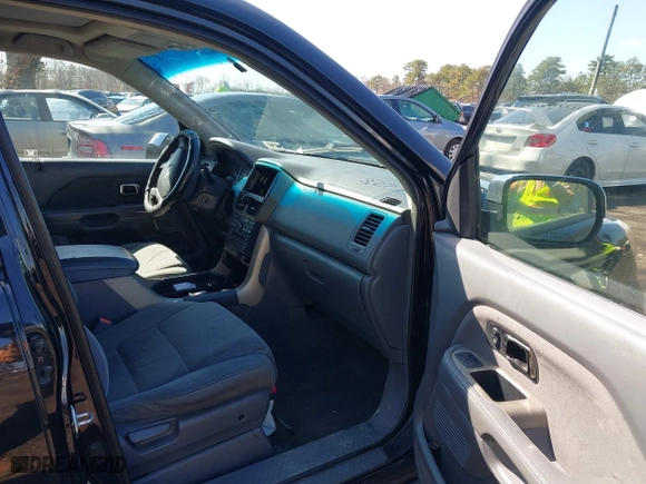 2008 Honda Pilot SE with VIN 5FNYF18338B000366, listed as a IAAI auction lot 41857228 with 217,246 mi miles. Bid and sale history available at carsss.com. Image 5.