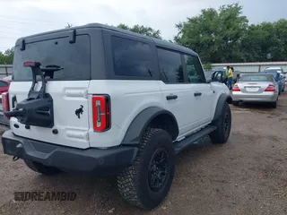 2023 Ford Bronco z VIN 1FMEE5DP2PLB16493, wystawiony jako IAAI lot #42507079 z przebiegiem 59 656 mil mil oraz . Historia ofert i sprzedaży dostępna na DreamBid. Obrazek 4.