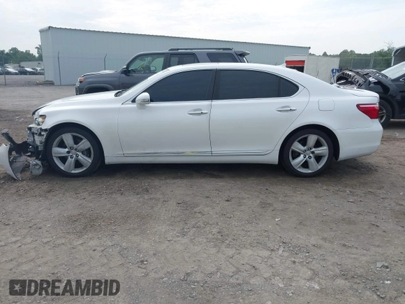 2012 Lexus LS 460 L z VIN JTHGL5EF3C5045004, wystawiony jako IAAI lot #42466634 z przebiegiem Nie podano mil oraz . Historia ofert i sprzedaży dostępna na DreamBid. Obrazek 14.