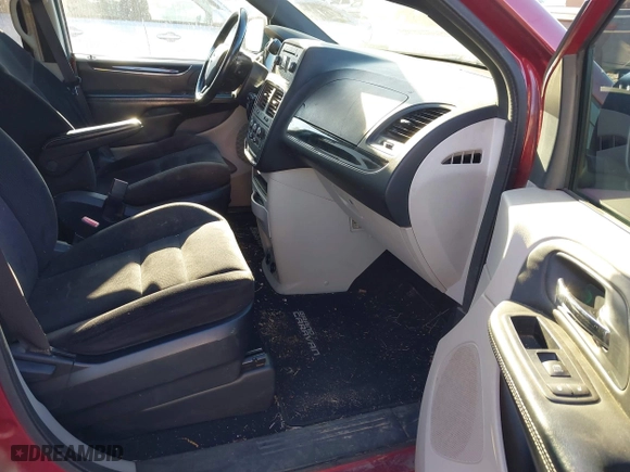 2014 Dodge Grand Caravan SE with VIN 2C4RDGBG5ER376866, listed as a IAAI auction lot 42022978 with 108,037 mi miles. Bid and sale history available at carsss.com. Image 5.