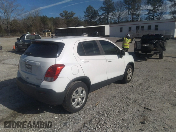 2015 Chevrolet Trax LS with VIN KL7CJKSB6FB085330, listed as a IAAI auction lot 41650191 with 81,830 mi miles. Bid and sale history available at carsss.com. Image 4.