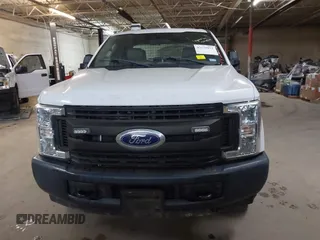 2018 Ford F-250 XL с VIN 1FT7X2A60JEC48083, выставлен на аукционе IAAI как лот 42175872 с пробегом 213 705 миль миль и . История ставок и продаж доступна на DreamBid. Изображение 12.