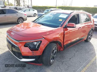 2023 Kia Niro EX with VIN KNDCR3LE3P5093816, listed as a IAAI auction lot 41666023 with 31,874 mi miles. Bid and sale history available at carsss.com. Image 2.