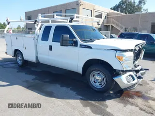 2014 Ford F-250 XLT z VIN 1FT7X2A66EEA48248, wystawiony jako IAAI lot #42230951 z przebiegiem 180 785 mil mil oraz . Historia ofert i sprzedaży dostępna na DreamBid. Obrazek 1.