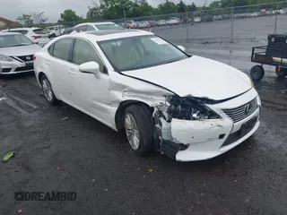 2013 Lexus ES 250 с VIN JTHBK1GG3D2014947, выставлен на аукционе IAAI как лот 42255725 с пробегом 101 370 миль миль и . История ставок и продаж доступна на DreamBid. Изображение 1.