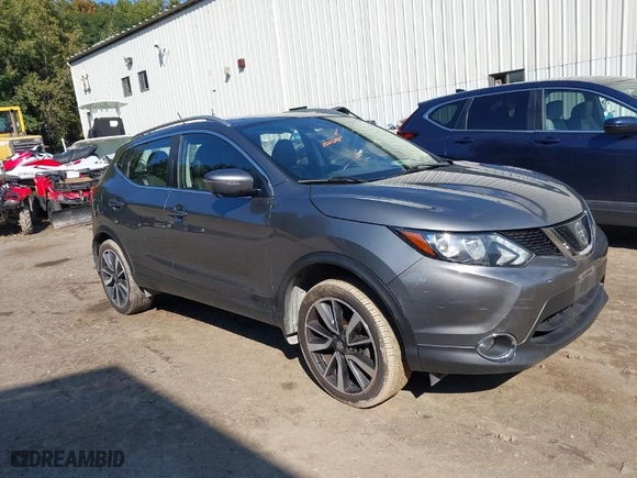 2018 Nissan Rogue Sport SV with VIN JN1BJ1CR1JW290773, listed as a IAAI auction lot 40578786 with 101,342 mi miles. Bid and sale history available at carsss.com. Image 1.